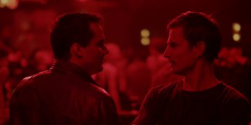 Wagner Moura é um cearense em busca de seu lugar no mundo em “Praia do Futuro”