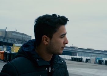 Direto no streming! “Aeroporto Central”, de Karim Aïnouz, estreia em VOD