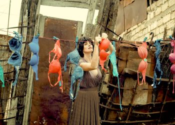 “De Quem É o Sutiã?”: dos cinemas direto para o streaming