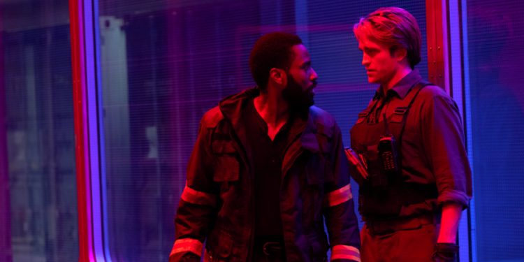 Crítica: “Tenet” é um espetáculo cinematográfico diluído em uma fórmula já batida