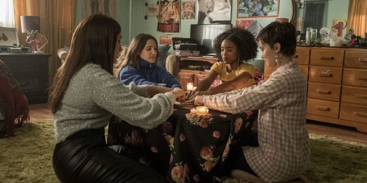 “Jovens Bruxas: Nova Irmandade” já está disponível nas plataformas digitais exclusivamente para aluguel e compra