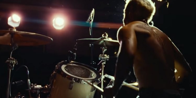 Crítica: “O Som do Silêncio” vai além da queda, da superação e aceitação