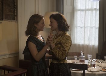 “Fale com as Abelhas” estreia no Dia Nacional do Orgulho Gay