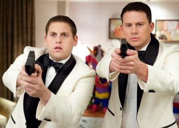 Adaptação da série de TV, “Anjos da Lei” é uma desbocada comédia policial