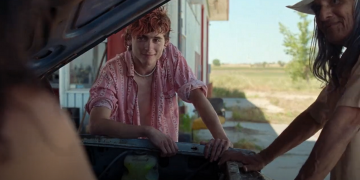 Crítica – “Até os Ossos” é uma bela história de amor por estradas bizarras