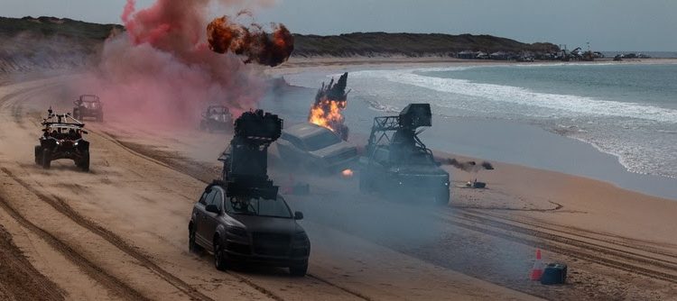 “O Dublê” quebra recorde mundial de giros com carros após uma explosão